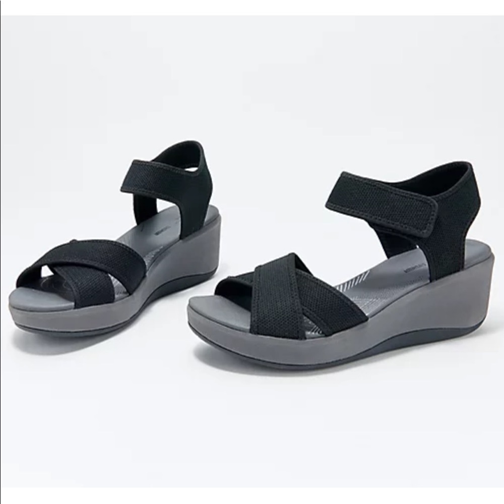 💥 HOT SALE! 💥 Clarks Wedge Sport Sandals - Black | Gray 11M
